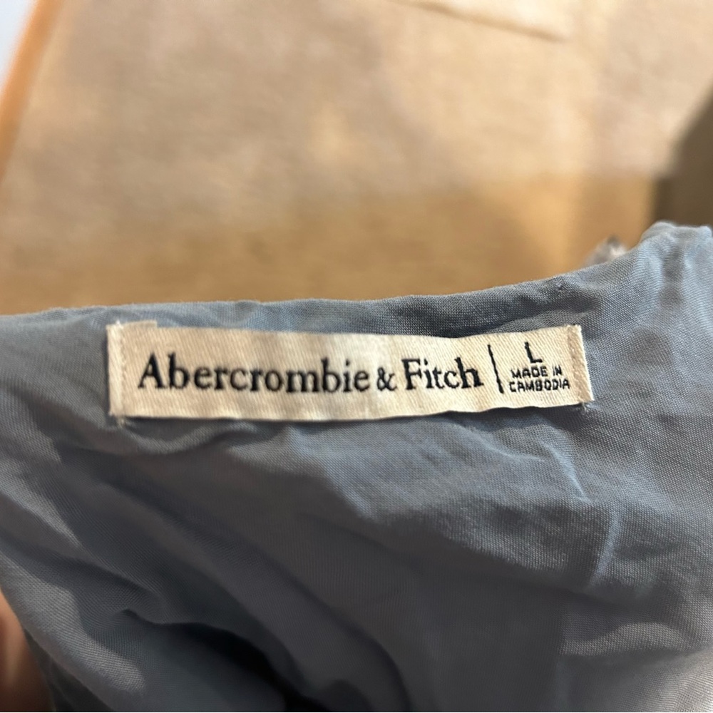 Abercrombie &Fitch sleeveless ladies top size L. Blue with white florals. - Picture 3 of 4